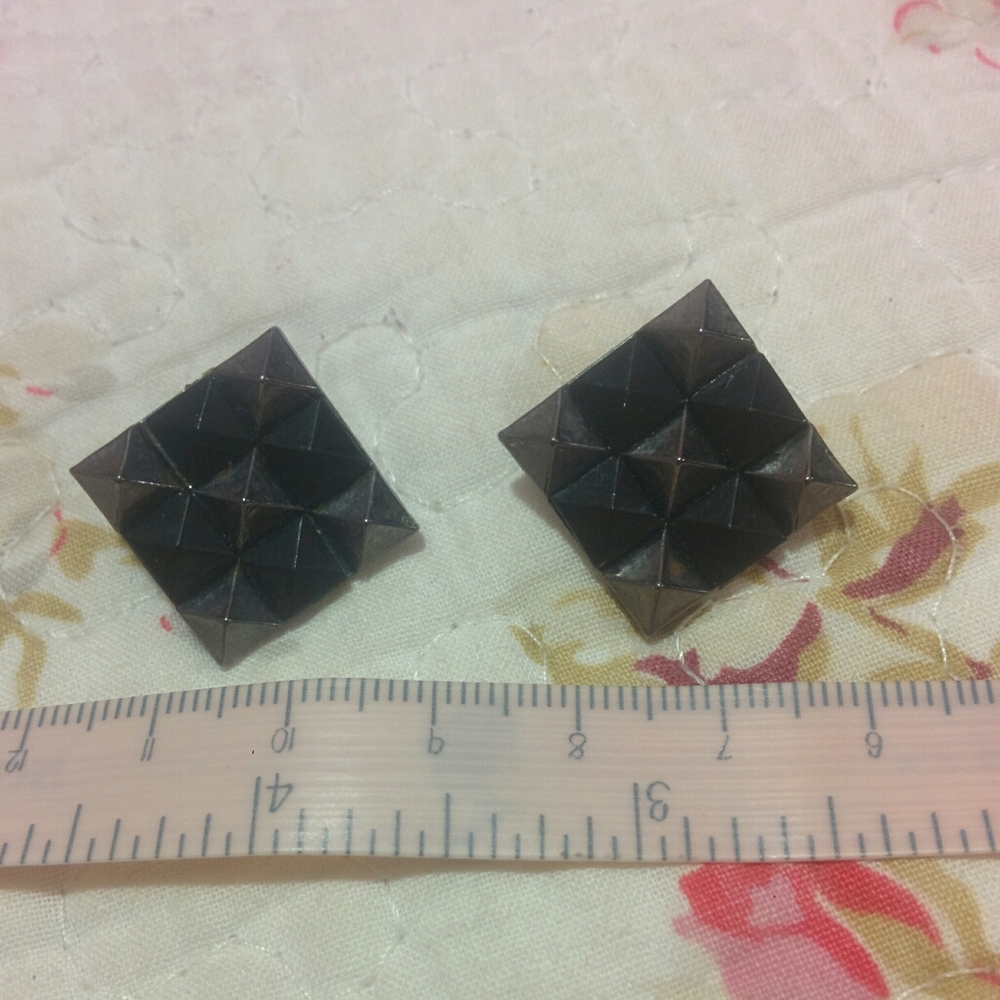 BOGO Studded Diamond Shaped Earrings